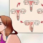 девушка думает про менструальный цикл